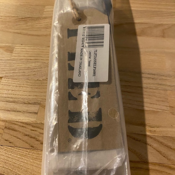 FEED Leather Tassel Black - Picture 8 of 9